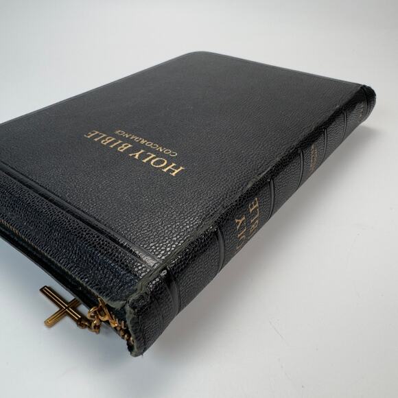 Vintage 1960s Holy Bible Concordance KJV Cross Zip-Around Leather Binding - Picture 12 of 13